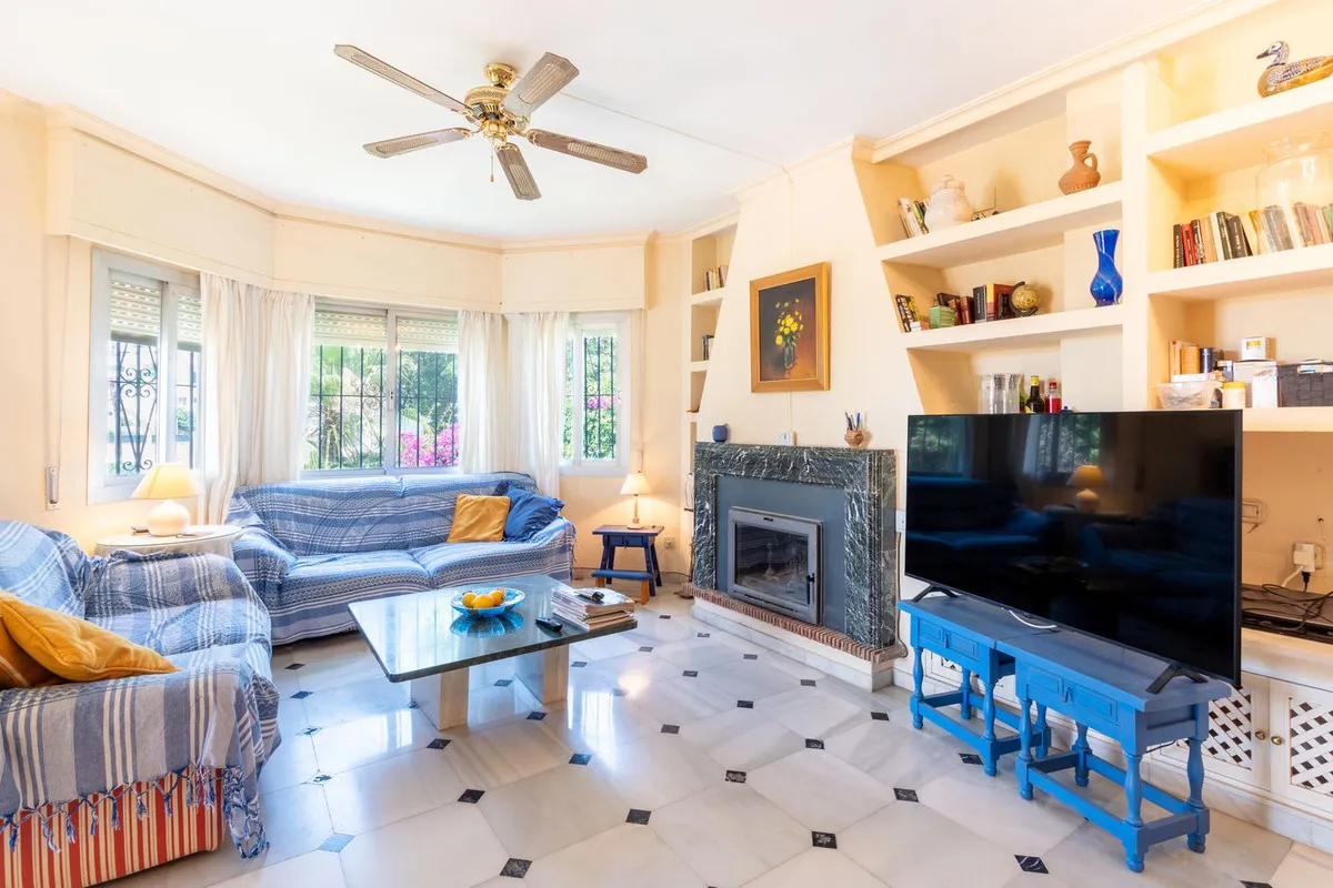 99f76b5f-3803-4b1e-af84-bc5166fd3f1f