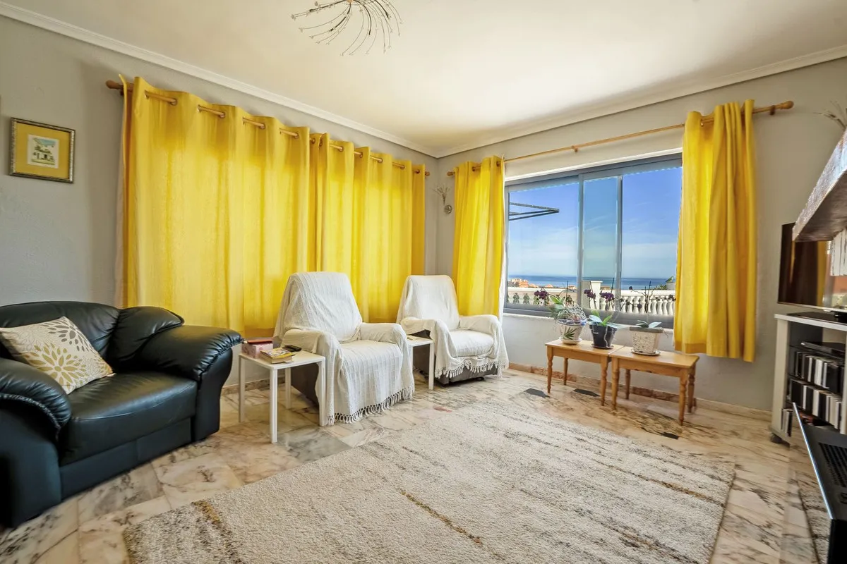 369249c0-e1eb-401c-9f98-dbfb698b26c6