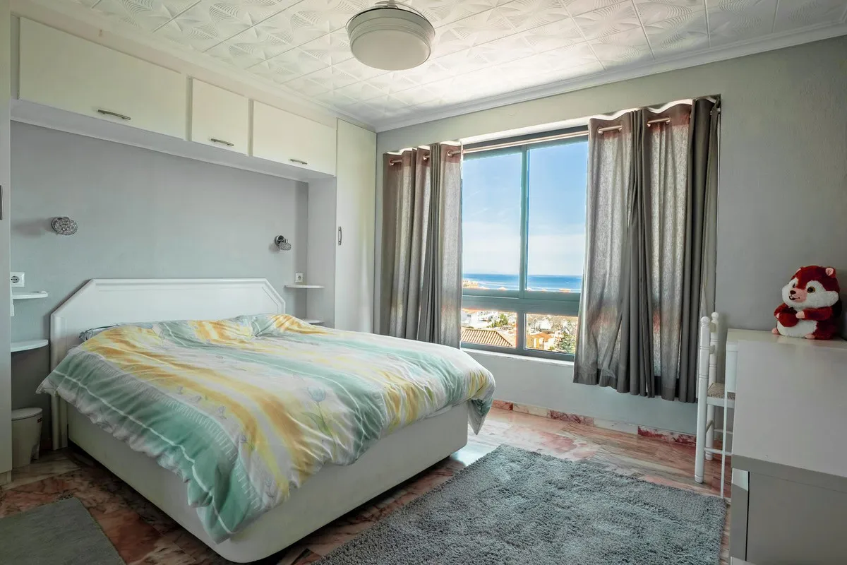 6bfa9e1c-af81-4072-8c74-54985c168f70