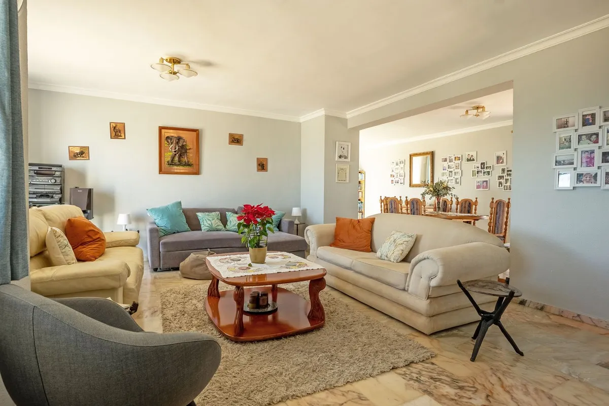 7c597c75-5fcf-42cb-97a6-a754523b96e4