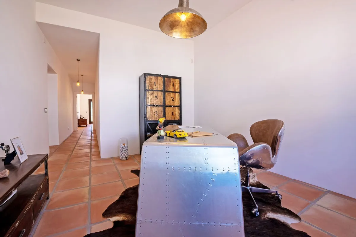 1d58aa4f-8195-48ec-93ea-ec7dafffbf7c