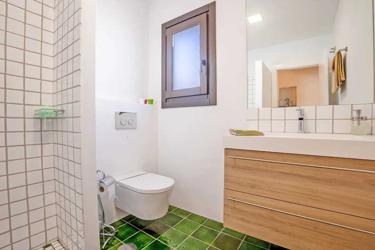 5454a4fa-743f-477f-8d1d-36cb859e22bf