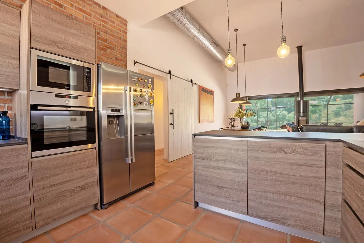 77626176-12bd-402c-bcd9-741ae5d51016