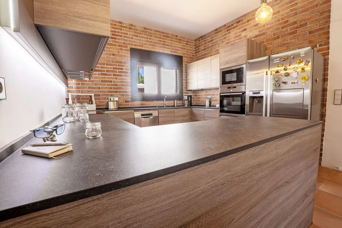 d43feb01-f932-4cc5-a599-b3ca3d9f49b9