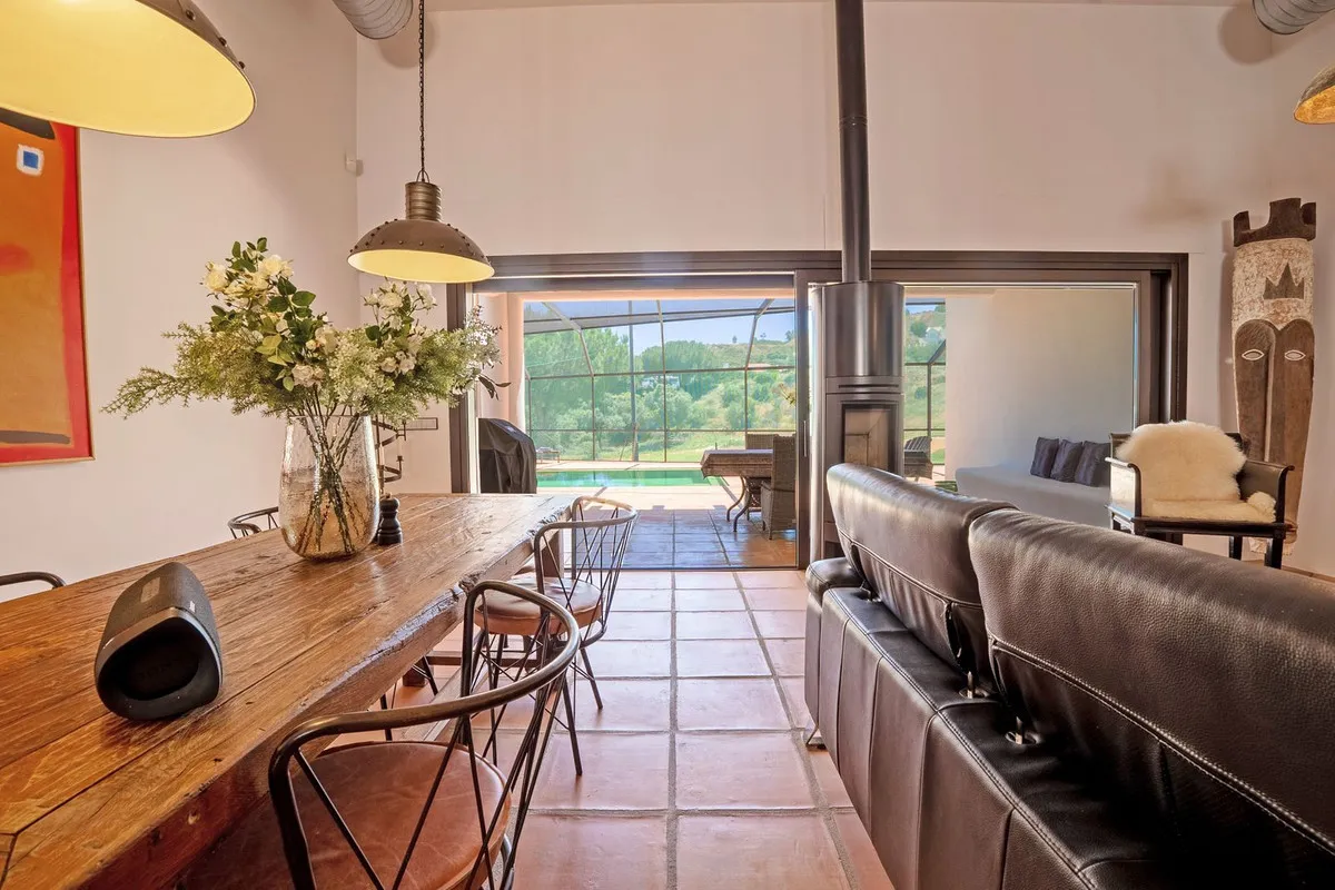 d51d5964-d3fc-4ee2-bd26-15bb9d5566a2