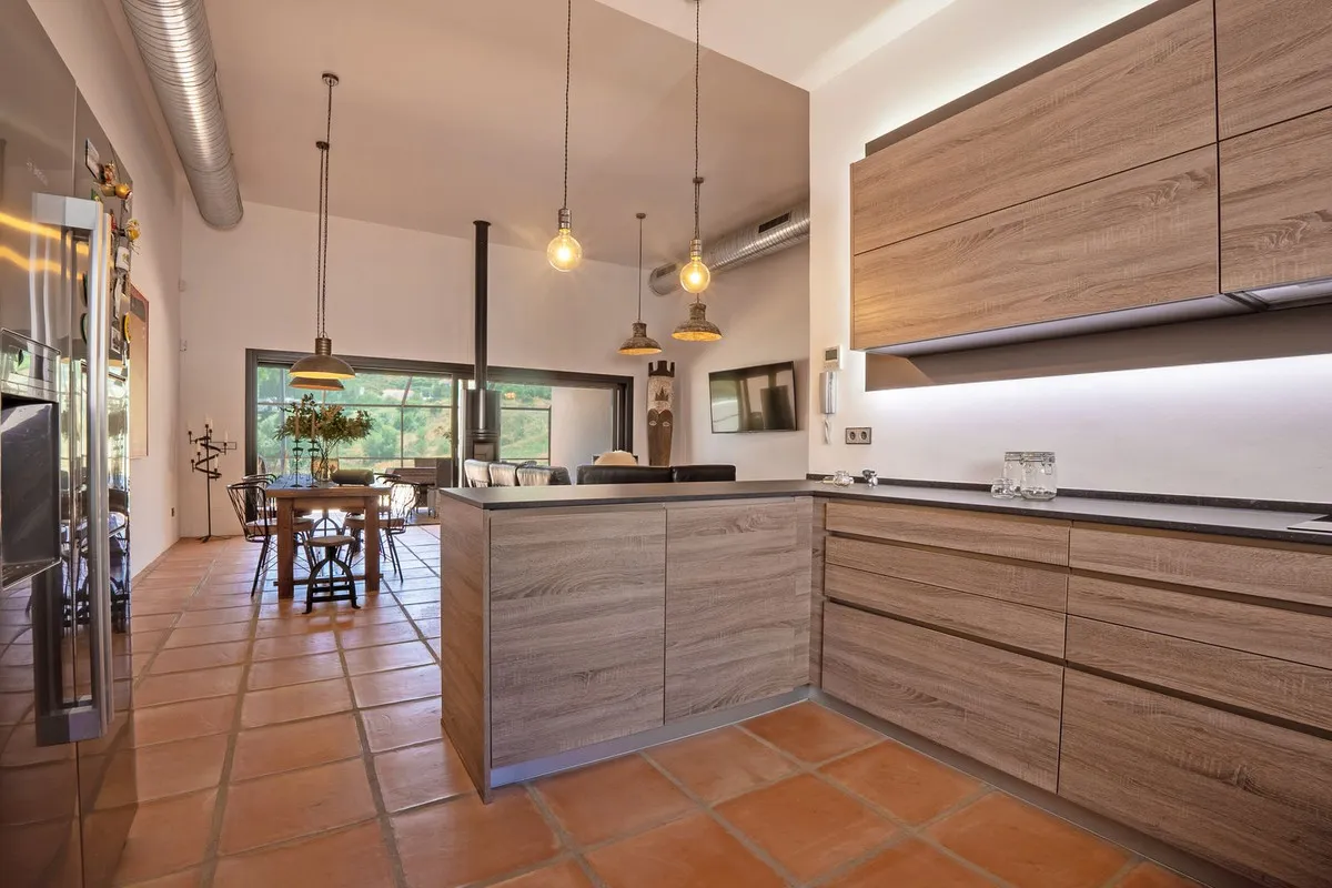 e435903e-56fb-40ee-88eb-35680279c84f