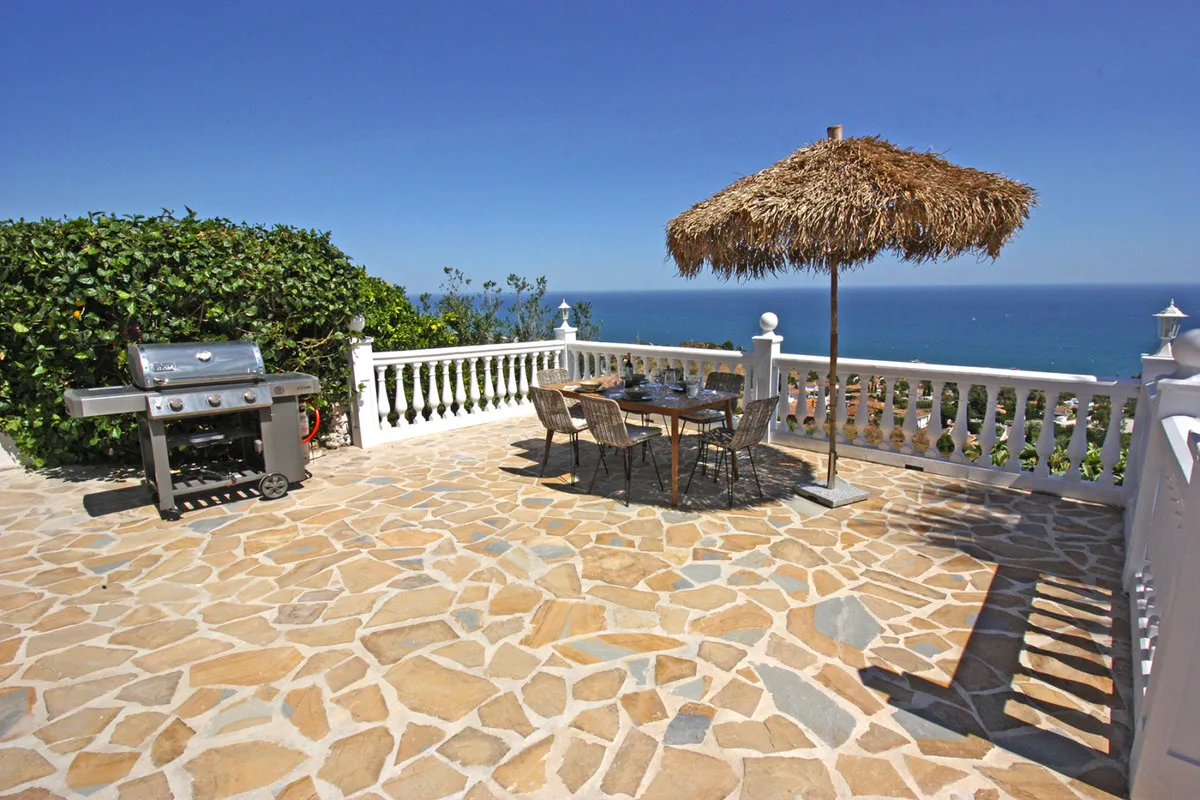 aff7023a-0c2e-467b-afab-44d79d97a6c7