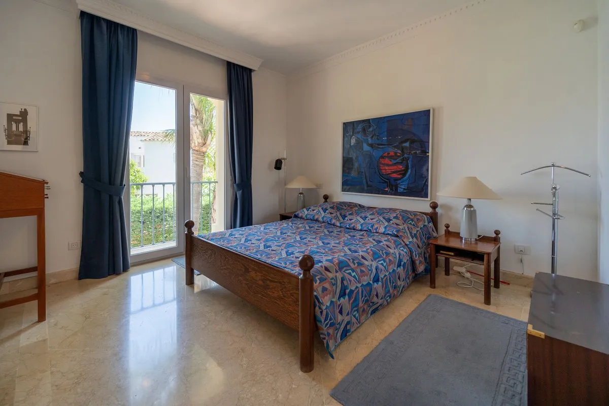 26613852-15f9-41b0-bb56-3148b58f0f06