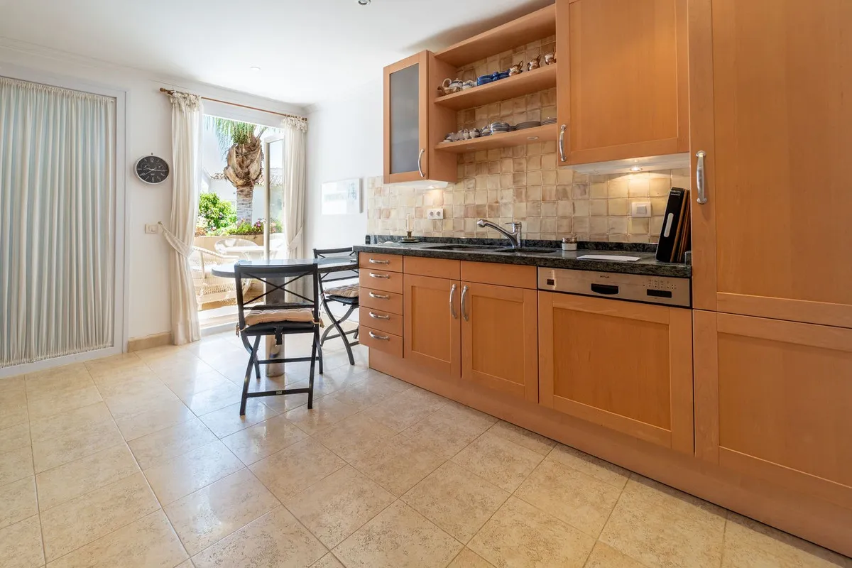 2b57f2a3-13d8-44f0-836b-a7a478b8f19f