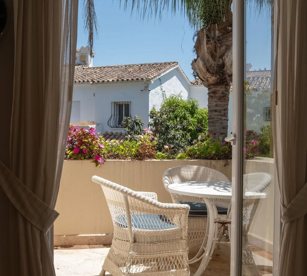 56e96a65-4db5-452b-b8b9-606c3267ba08