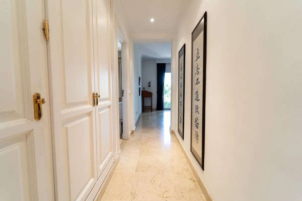 8125fef6-22eb-490b-a149-1bfbbb8e66e0