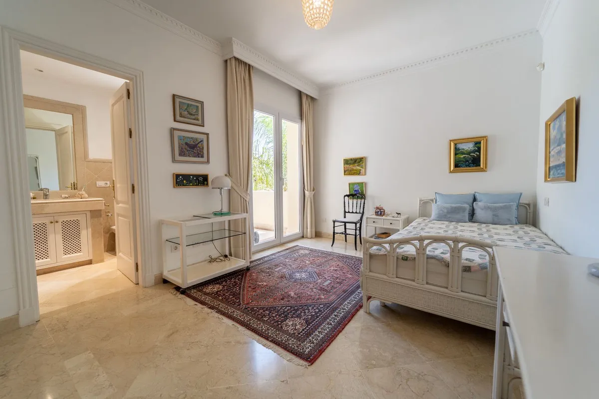 99ef693b-a691-4d3c-8404-3c2c5fe7aaf5