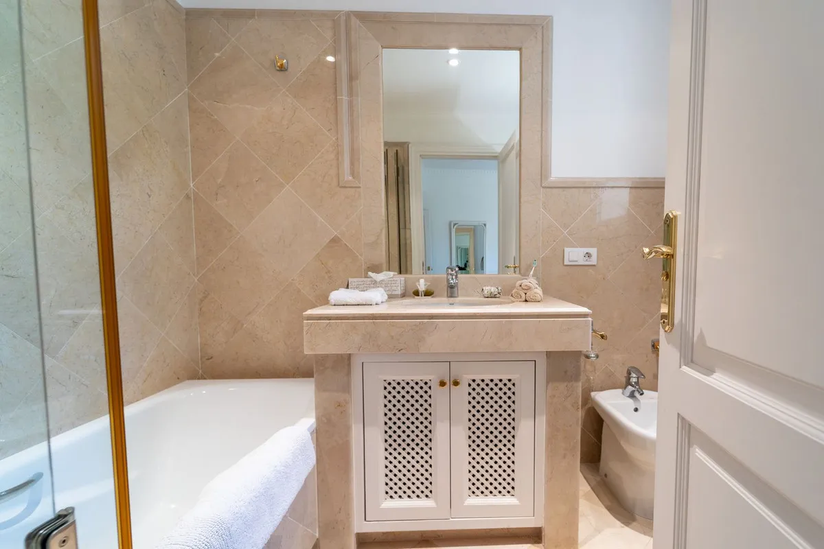 a80cc70c-16c0-4307-b8c6-c8de6b8741c2