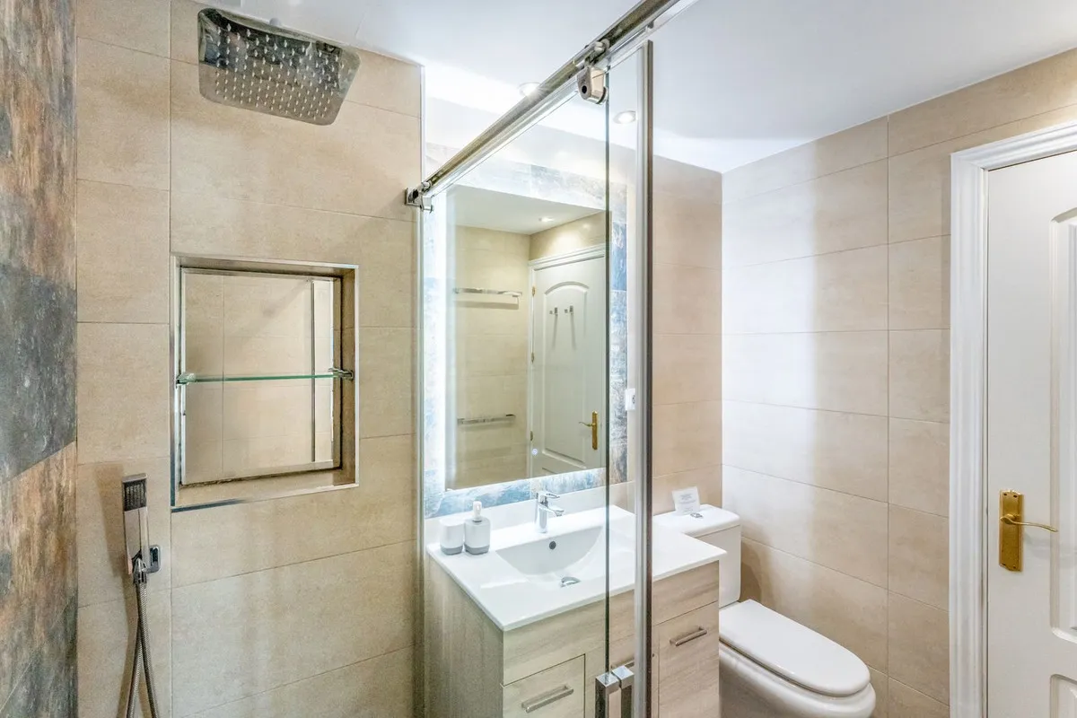 050eee91-673c-444e-adab-d96dde05fc0f