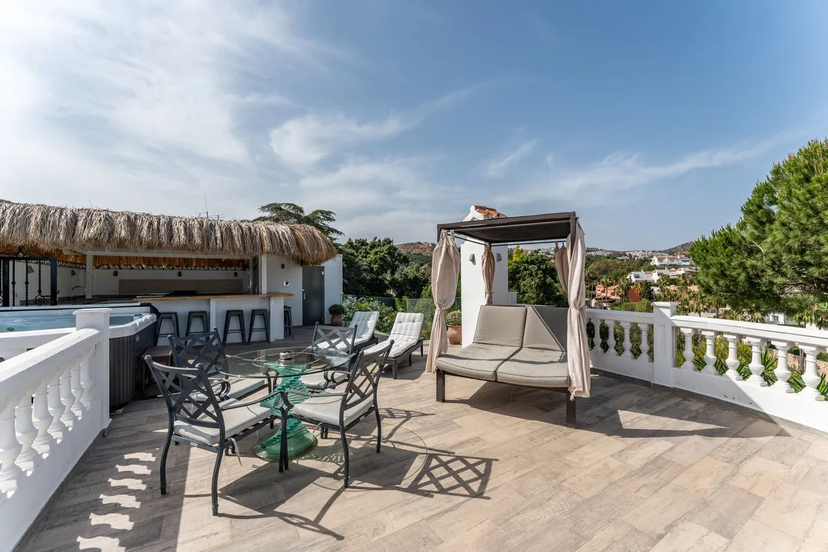 2d99b062-51e6-467e-baeb-139f060d1adc