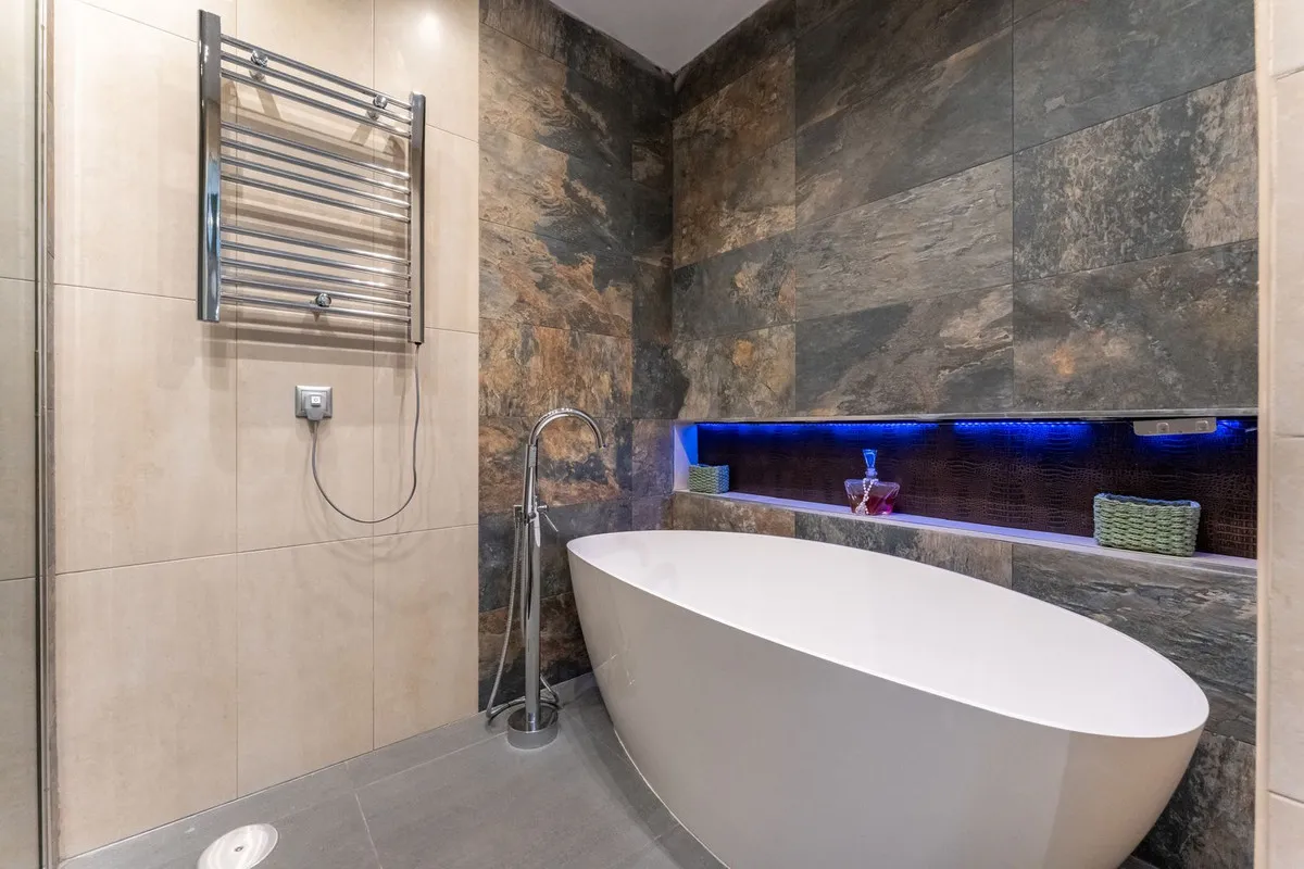 76c81ec0-324f-43bc-8a47-c91ad95b3c2a