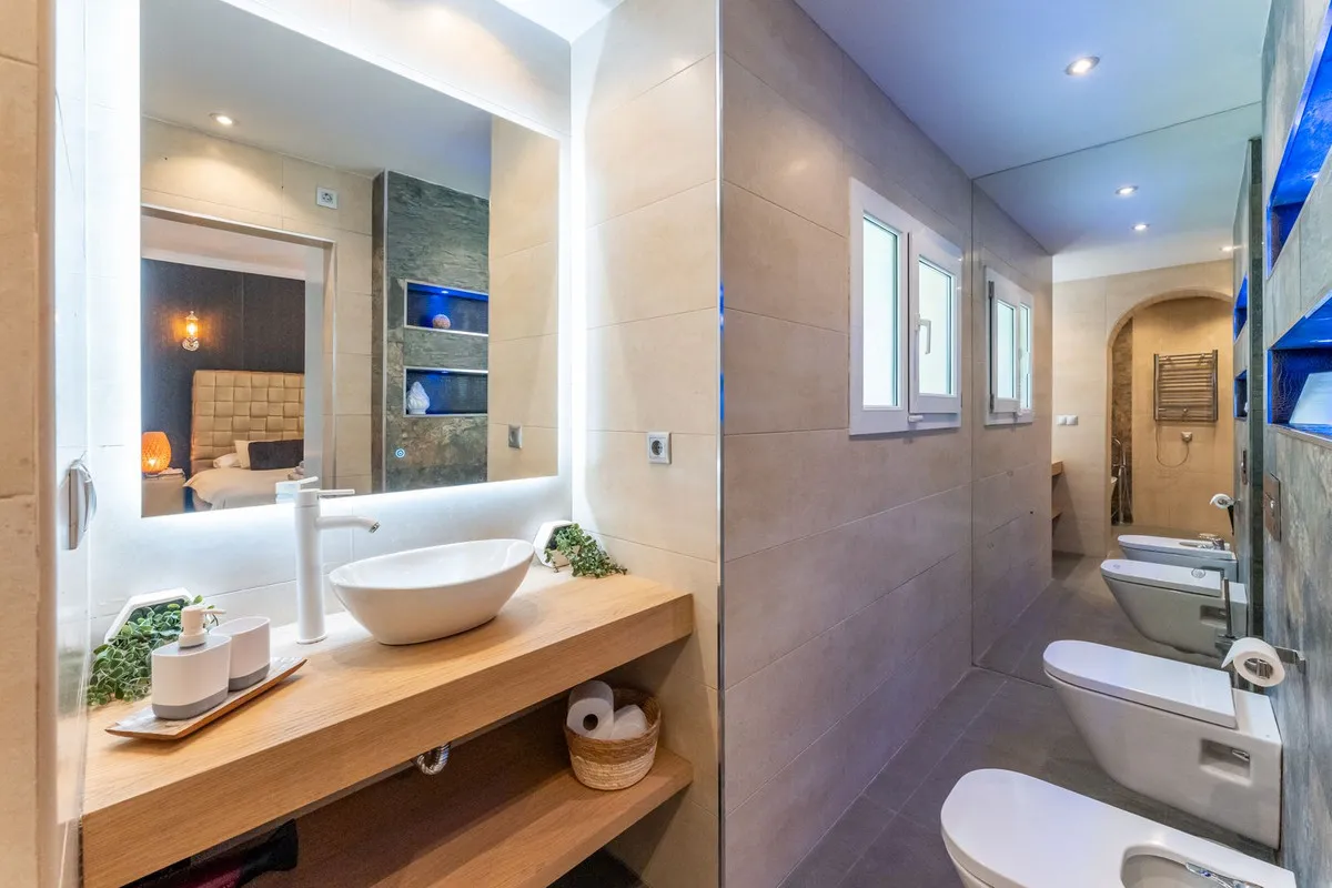 fa573db2-8a5e-4ced-bf40-97b150277c0d