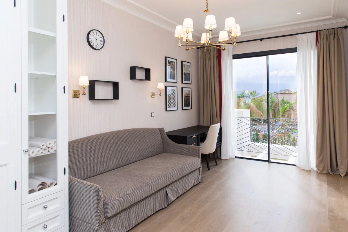 bd979325-3660-4295-ab06-ee4764a94d59