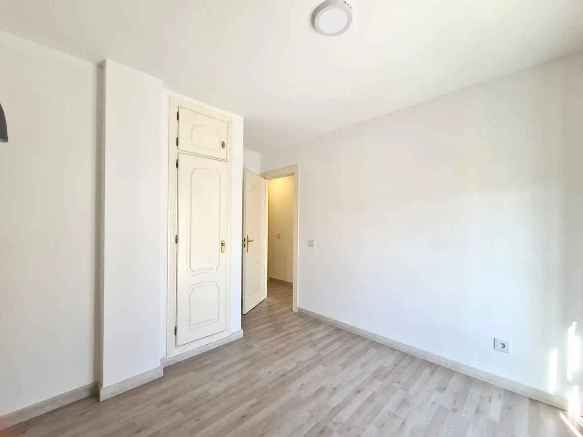 8d3219a5-d904-4eb7-a80c-472606a7136f