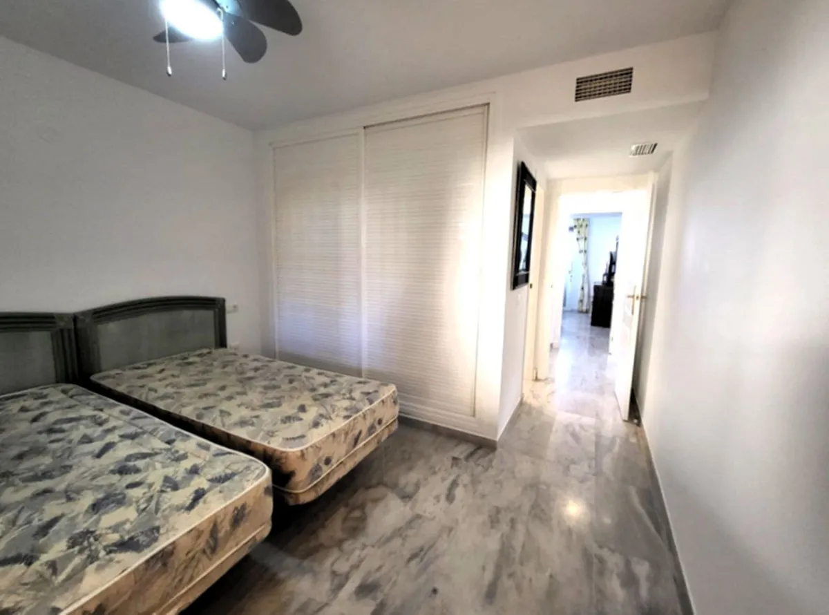 9e5ec401-14d2-48a8-94c8-1aee24d37598