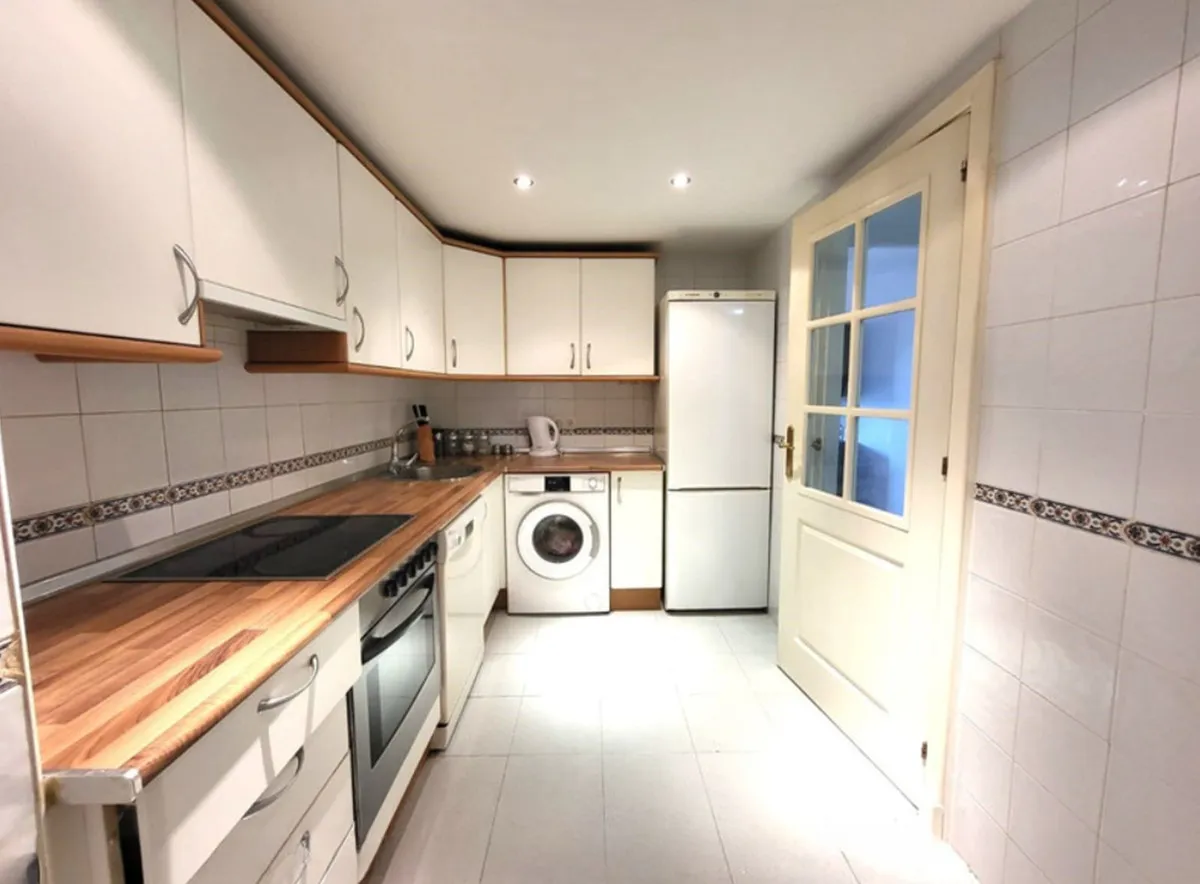 dcb33d32-591b-412f-8d82-e978b564eb48