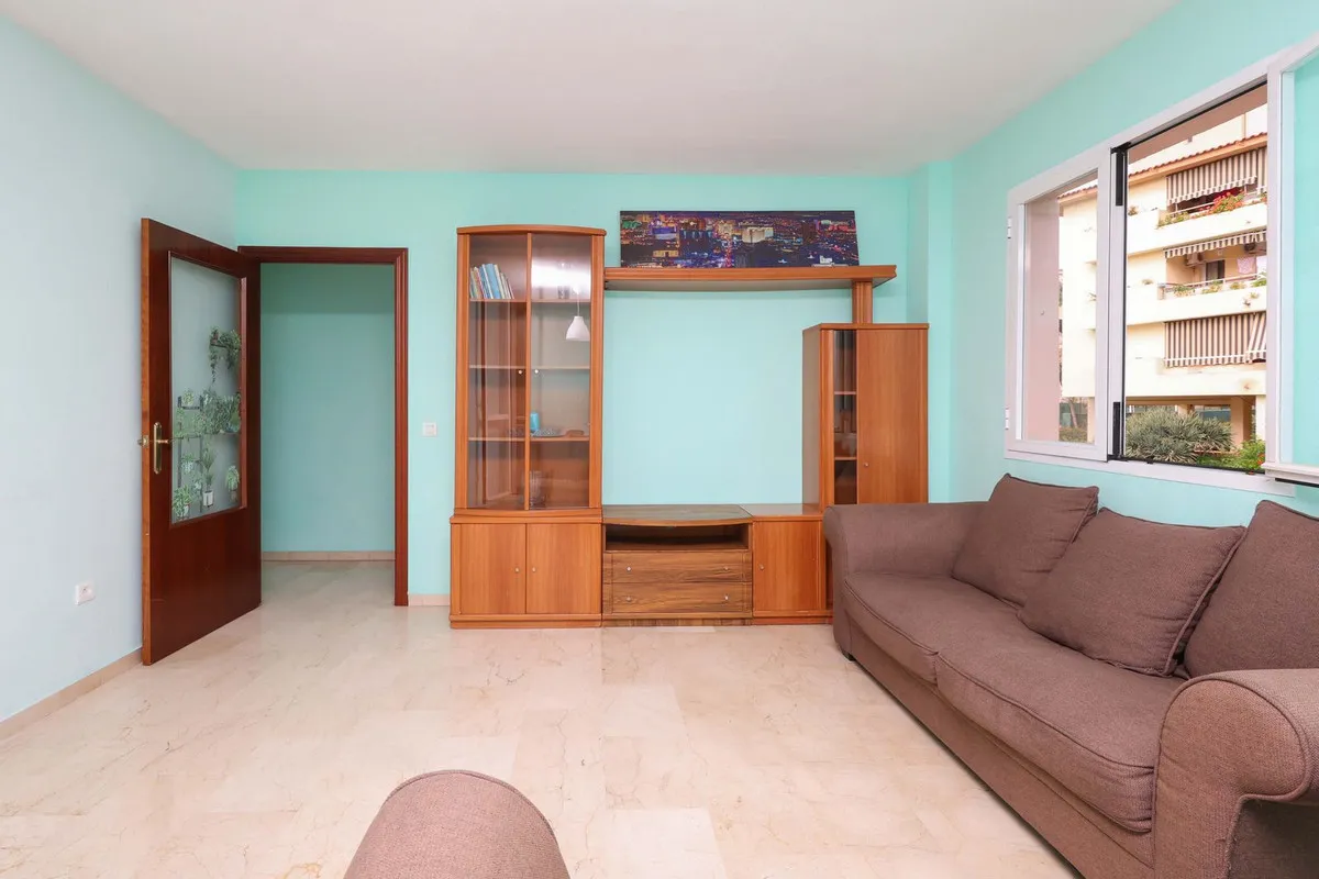 4c0085c5-4926-44c4-9b98-2c940666ae71