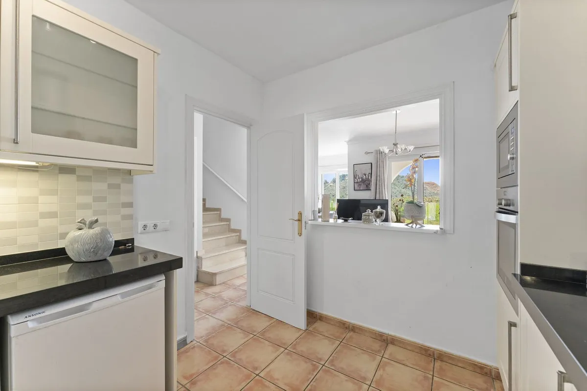 08fc4f97-3e9e-4bba-af09-be2db078b8dc