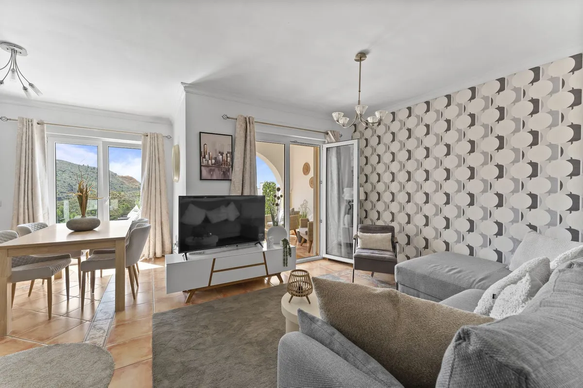 a7aaa677-f12d-4ecf-a1a1-67ecc44d2eb6