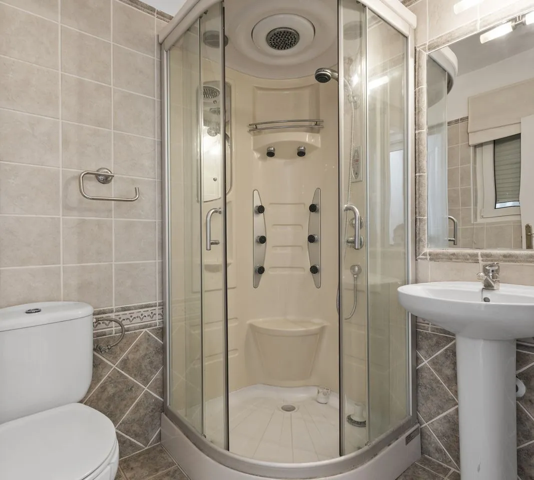 b1b89a2d-31f4-41c8-a183-3786f8ba8932