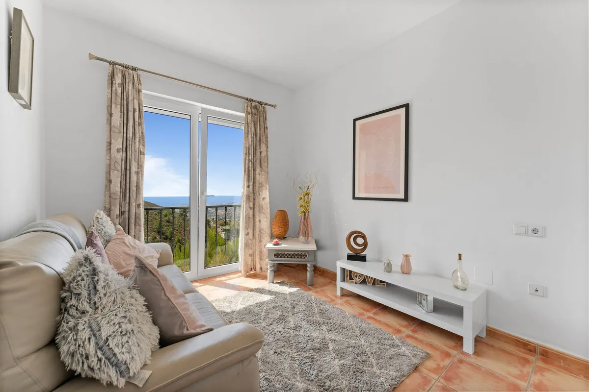 fd02dfd8-b274-4080-9577-f53b1cff0a78