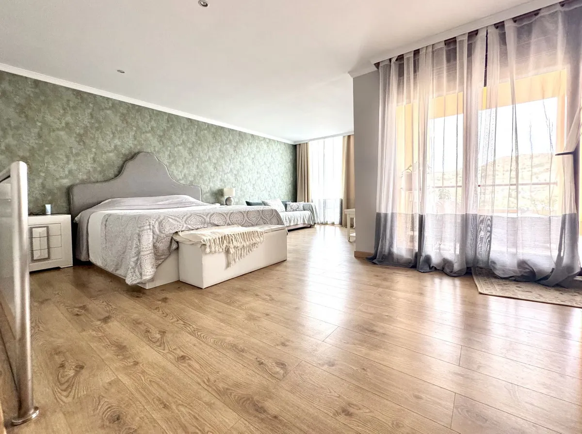 14c3ff56-534b-48d8-9c07-20858d9a1661