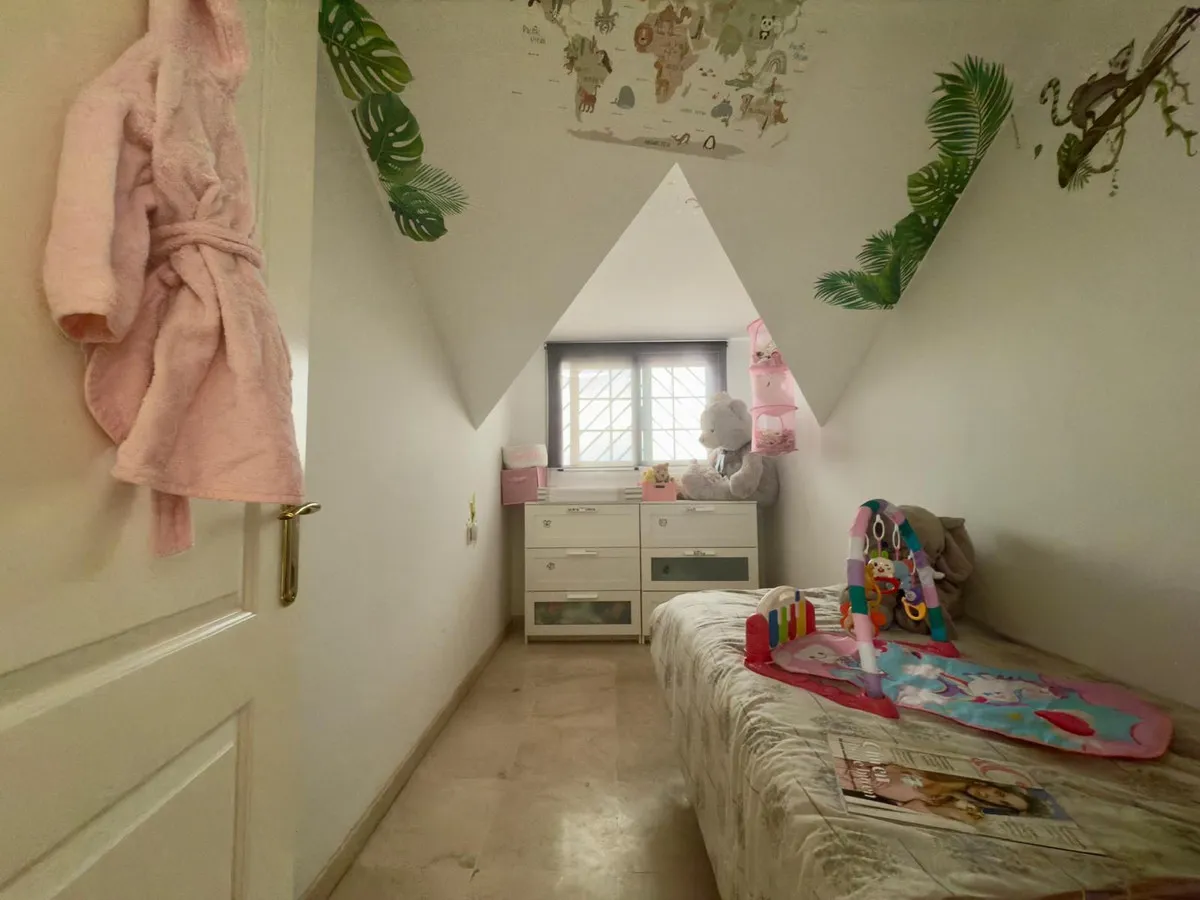 57b930f4-eb81-4929-b51c-6e9ca5e592ee