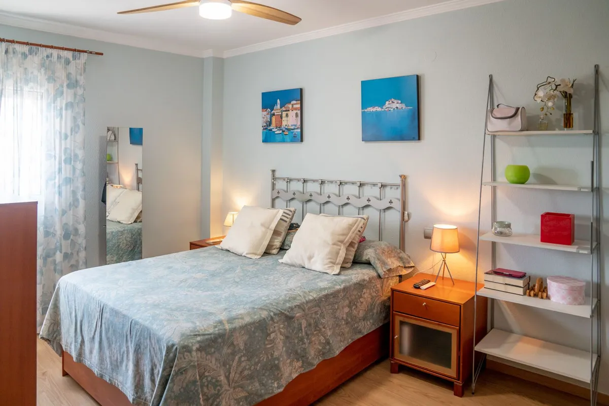 6f9d7e61-f740-43ff-b731-7c286e42a759