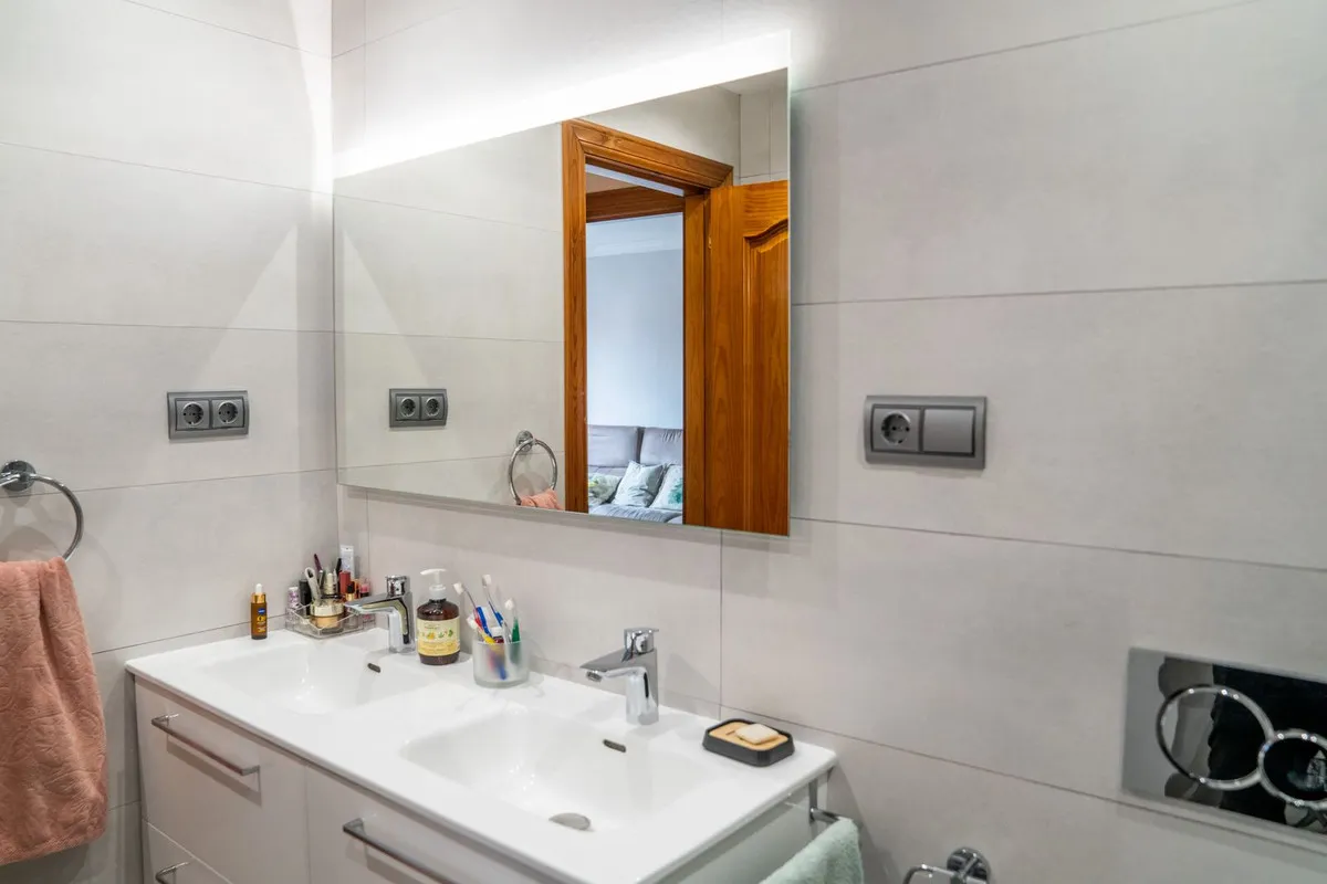 84857333-4e27-4c39-9dd0-467aaae75c05