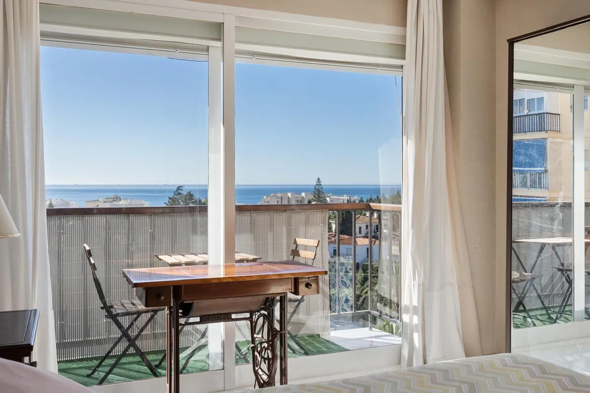 4c37adc0-3a41-499a-a45a-fa5976ab1646