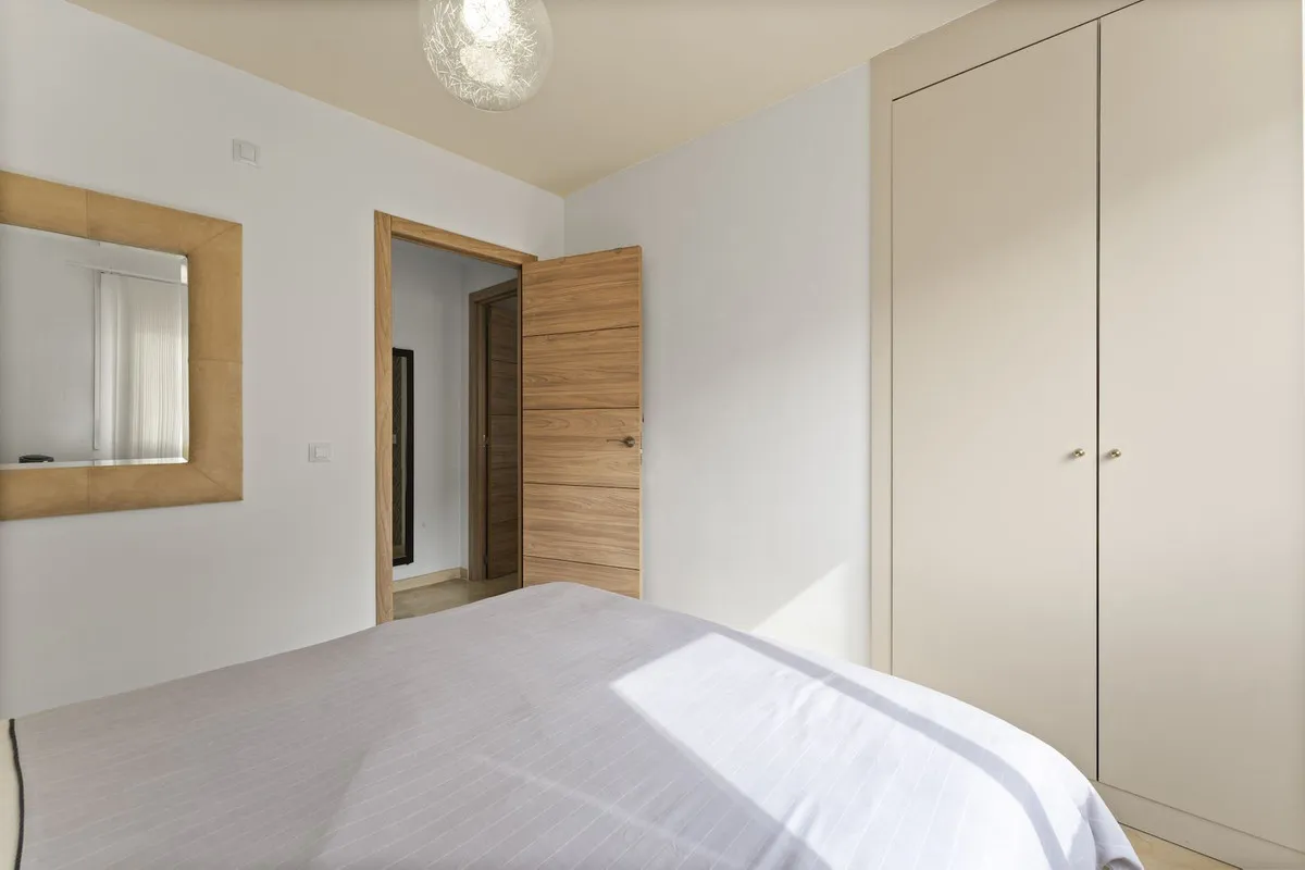 c2abdce3-fb49-437b-8cd4-e4c843d65e33