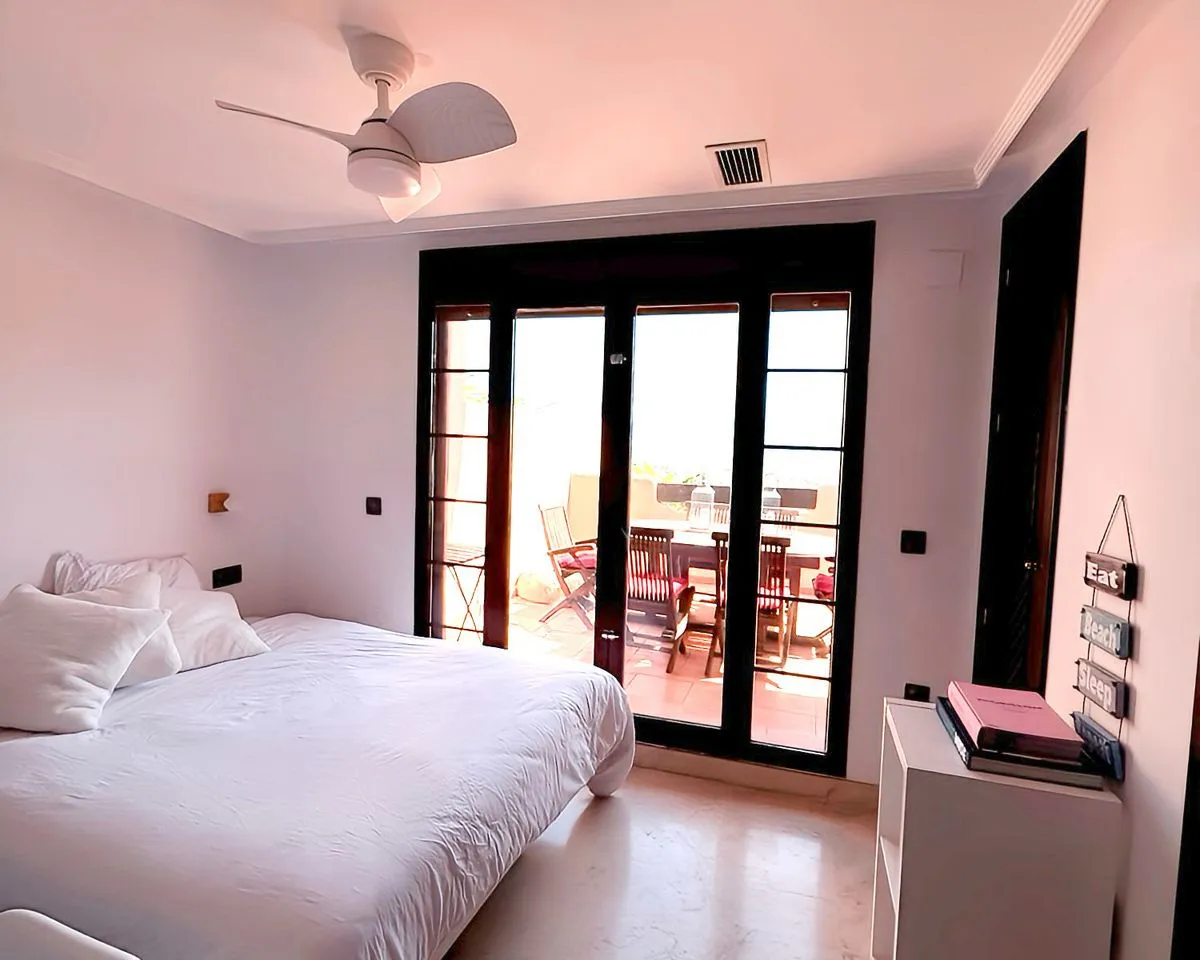 d643030b-94ab-431f-8037-d8ea2b761c8a