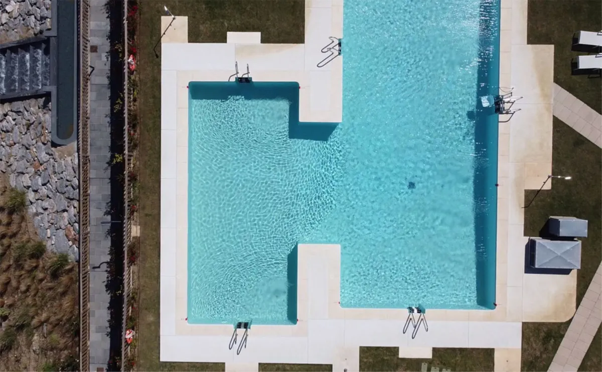 b274bba8-786f-403b-b20f-ee282285d12b