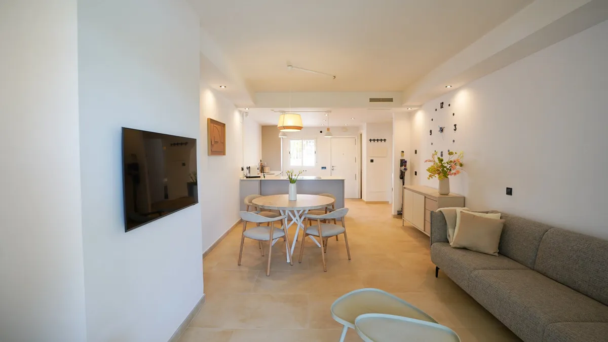 52e5435d-50f4-4b17-8c81-8b806b3344b0