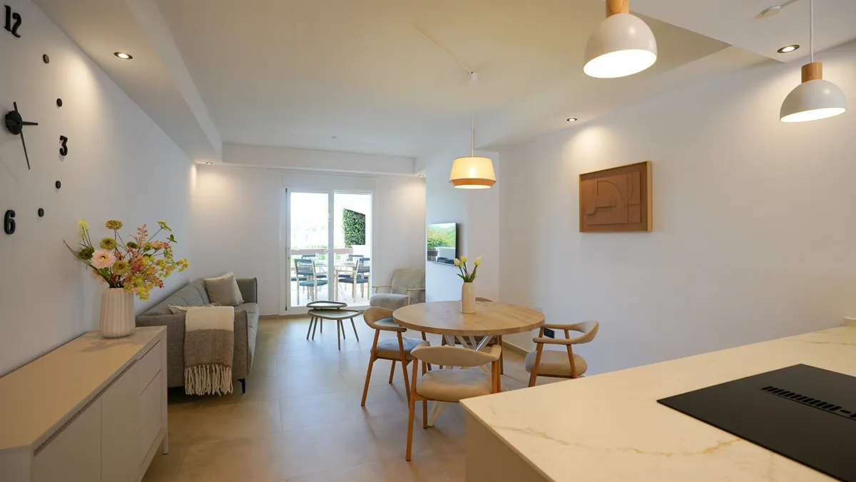 9c37774b-abde-4901-93c8-d9e8657d7471