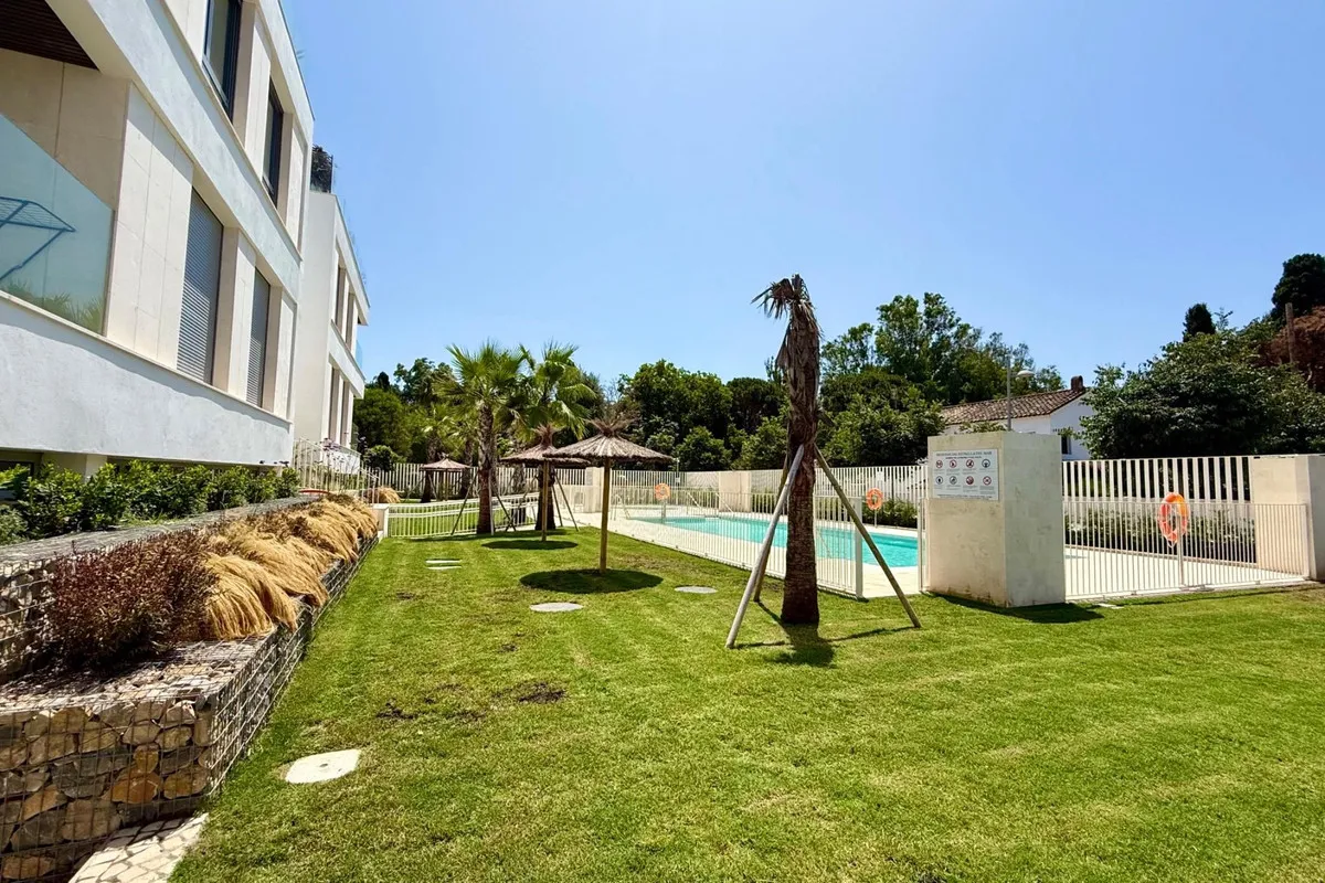 1cb15748-b450-438d-b1c6-2742185bd4db