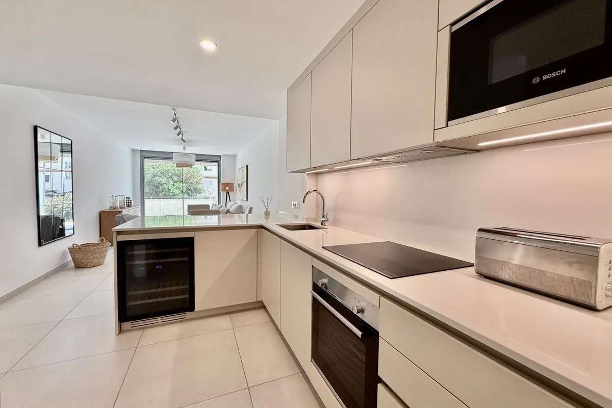 73810418-35da-4fb2-9f9f-566af747a102