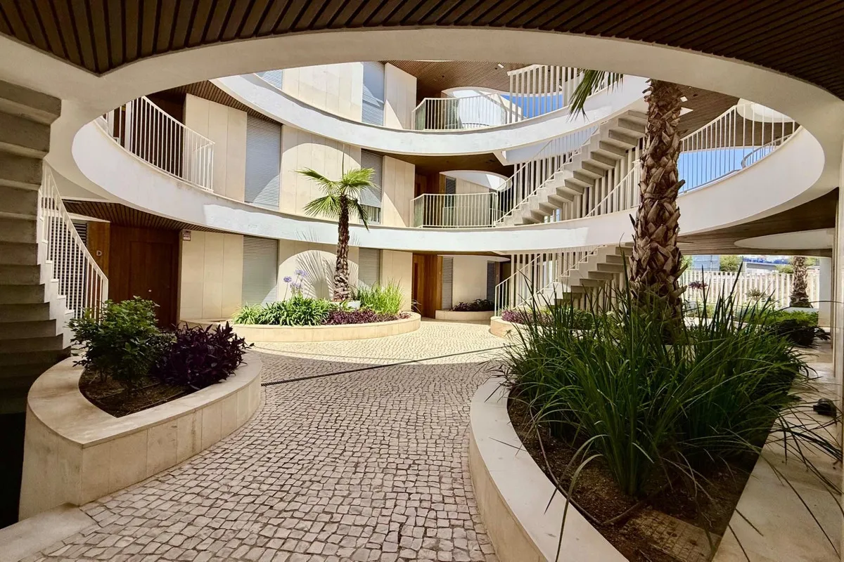 e9611877-08d2-42fc-bab9-95cb5151976b