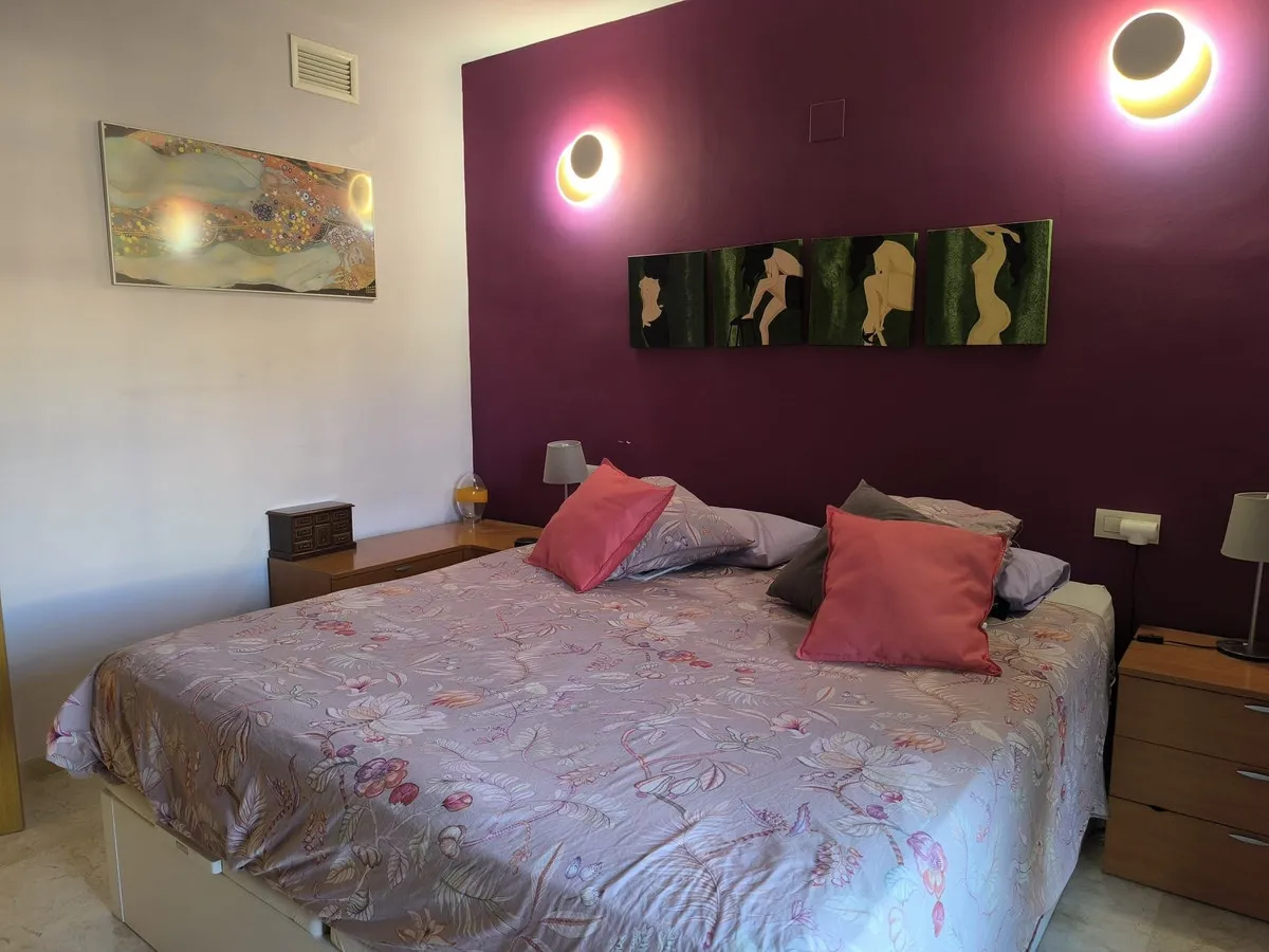 42772612-c26d-482c-a8a8-9538c9f6a03d