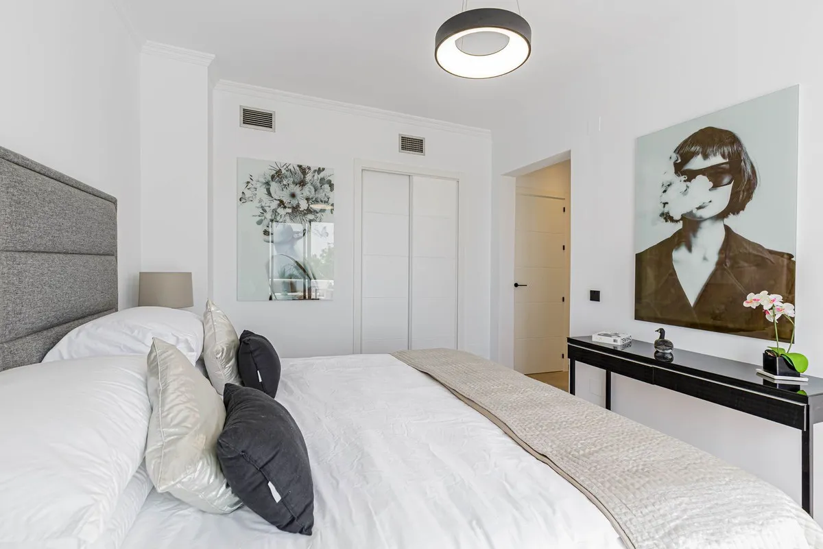 dd9176d8-1af2-4fd1-8bbc-e0c142f38824