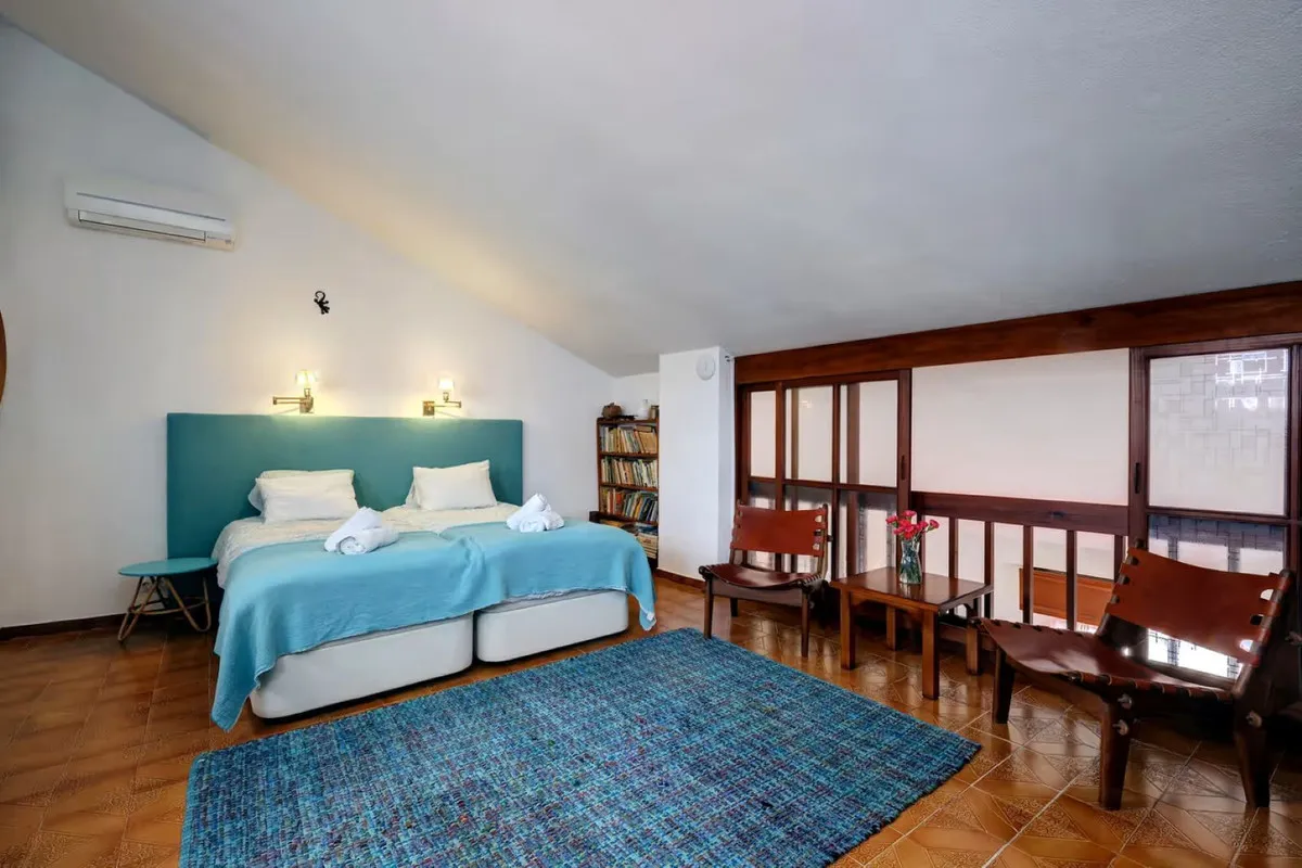 fb4d044a-db6d-4c2d-a6e0-e27852529eaf