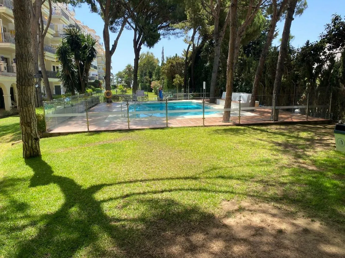 9ce33113-a8b5-4ffb-8869-8085fc6402c2