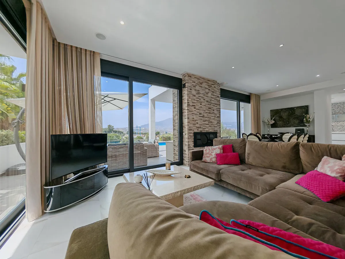 9848f2c9-a37c-4a9e-adce-318ee760b75e