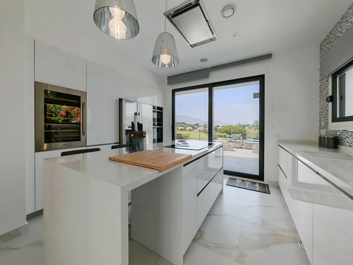 9f9e1e11-17da-4b35-8c8f-c515e71e1c5a