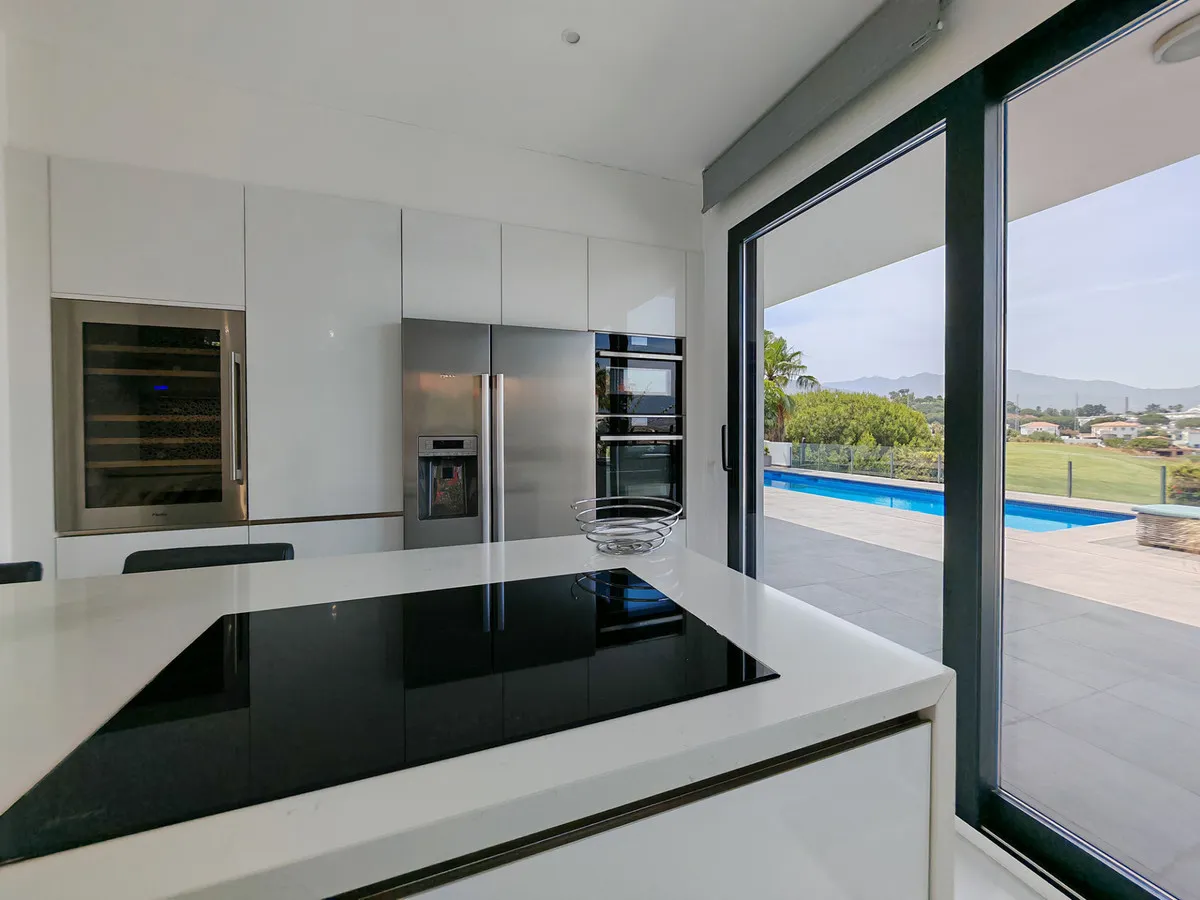 cffa02f7-d7a7-4319-9e42-699f8369d3f2